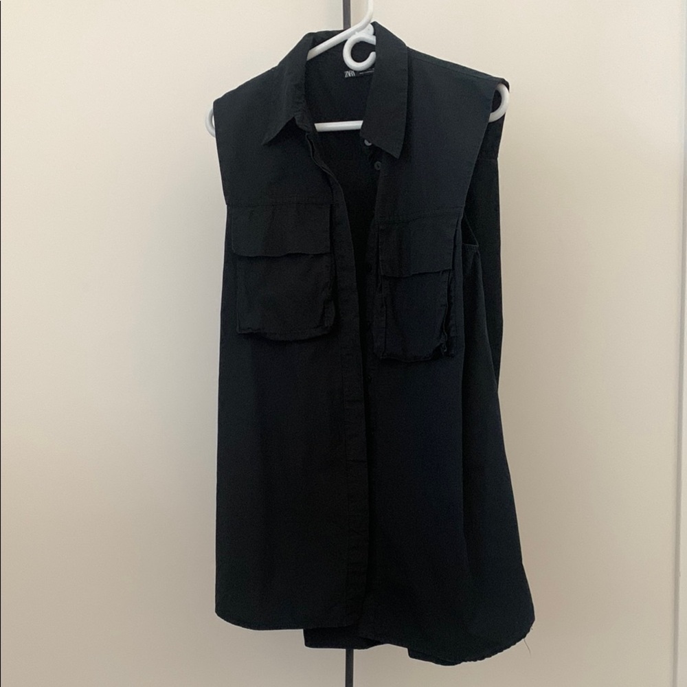 Zara Black Sleeveless Button Down Shirt